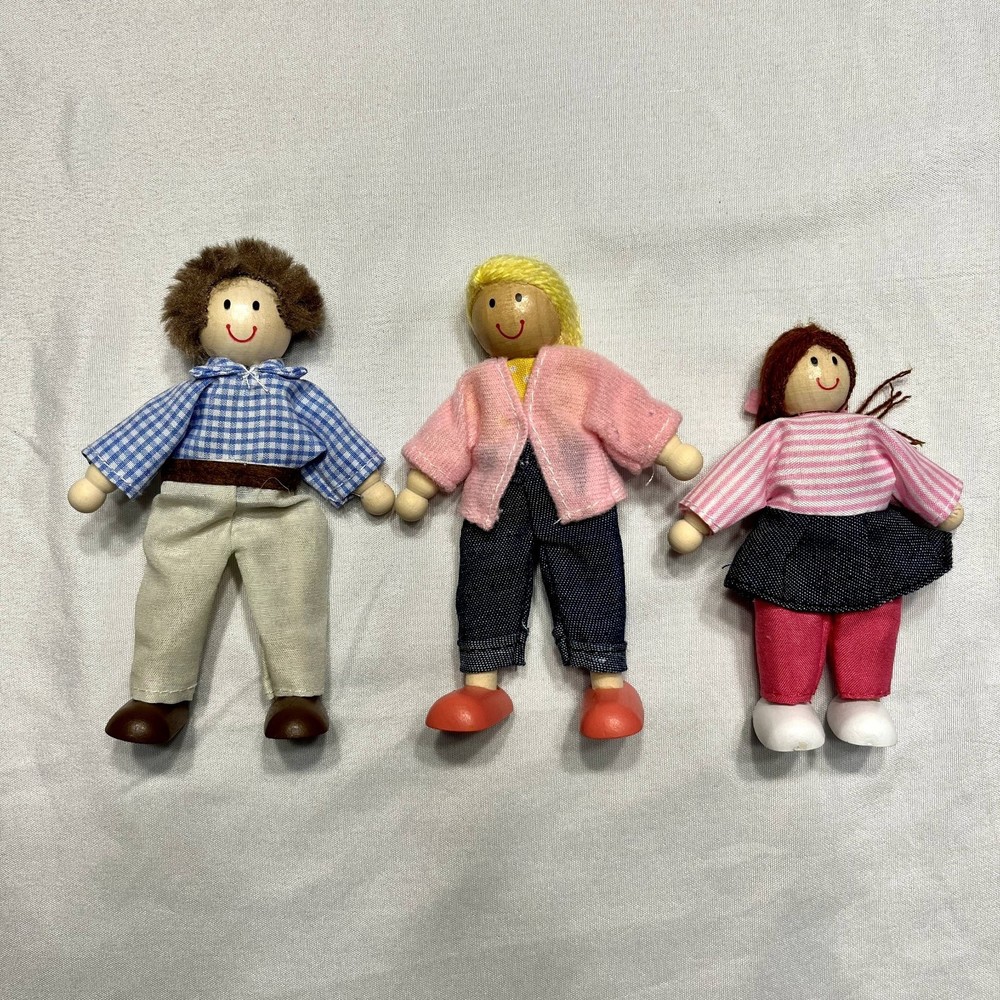 Melissa and Doug Wooden Family Play People Posable Dolls NWOT
